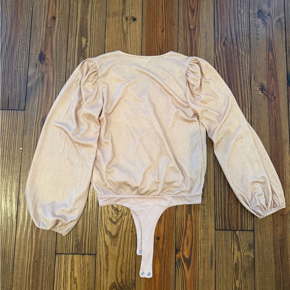 Draper James Shimmering Gold Long Sleeve Bodysuit Women’s Size Small - Picture 2 of 4